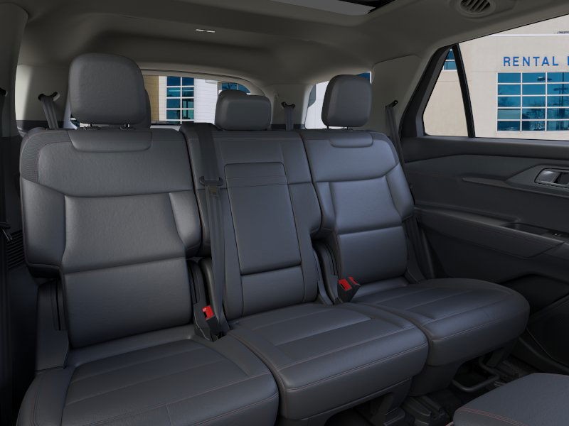 Ford Explorer Vehicle Full-screen Gallery Image 11