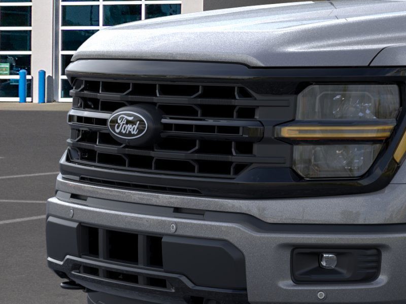 Ford F-150 Vehicle Full-screen Gallery Image 17