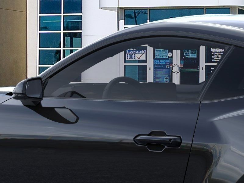 Ford Mustang Vehicle Full-screen Gallery Image 19