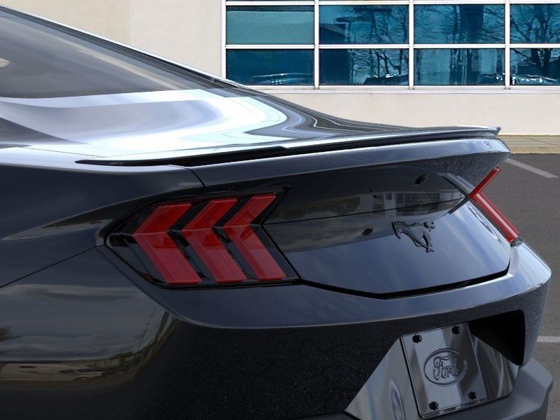 Ford Mustang Vehicle Full-screen Gallery Image 21