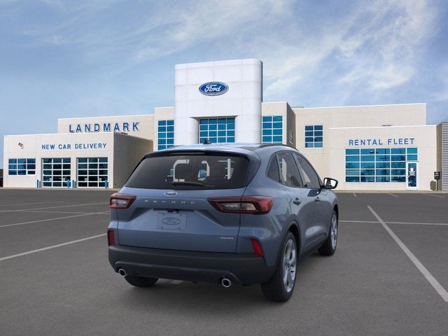 Ford Escape Vehicle Full-screen Gallery Image 8