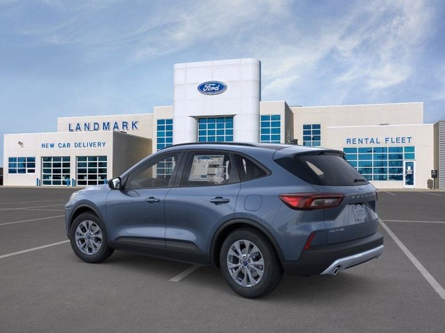 Ford Escape Vehicle Full-screen Gallery Image 4