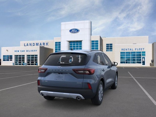 Ford Escape Vehicle Full-screen Gallery Image 8