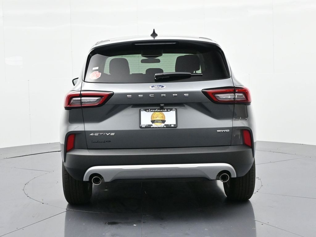 Ford Escape Vehicle Full-screen Gallery Image 7