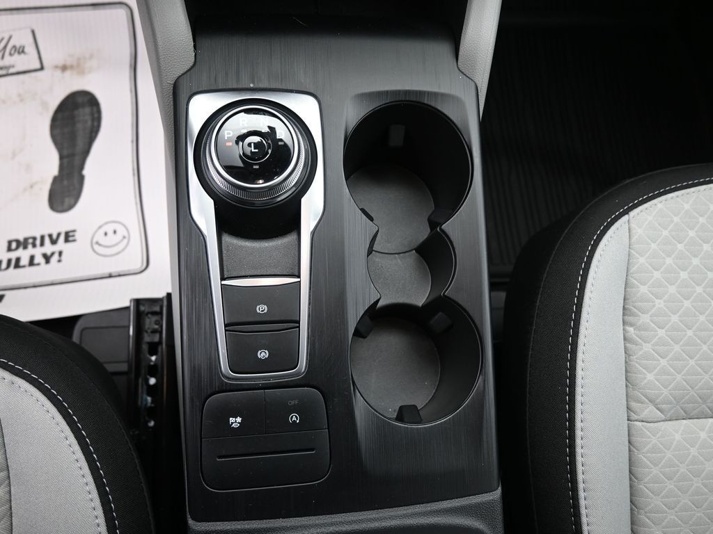 Ford Escape Vehicle Full-screen Gallery Image 13