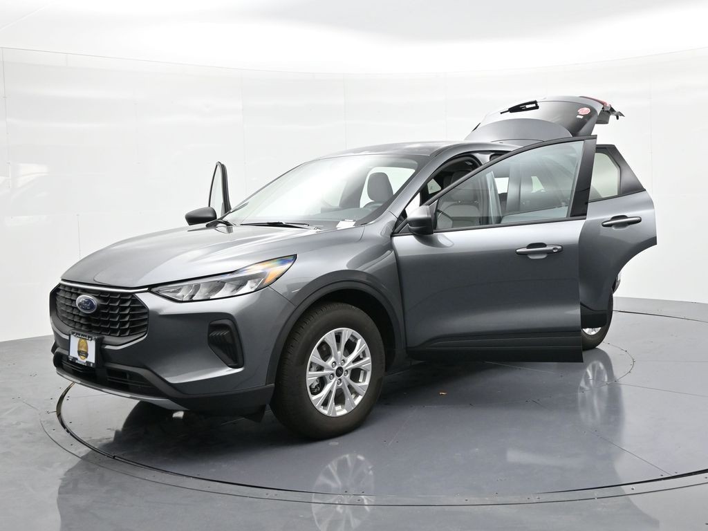 Ford Escape Vehicle Full-screen Gallery Image 27