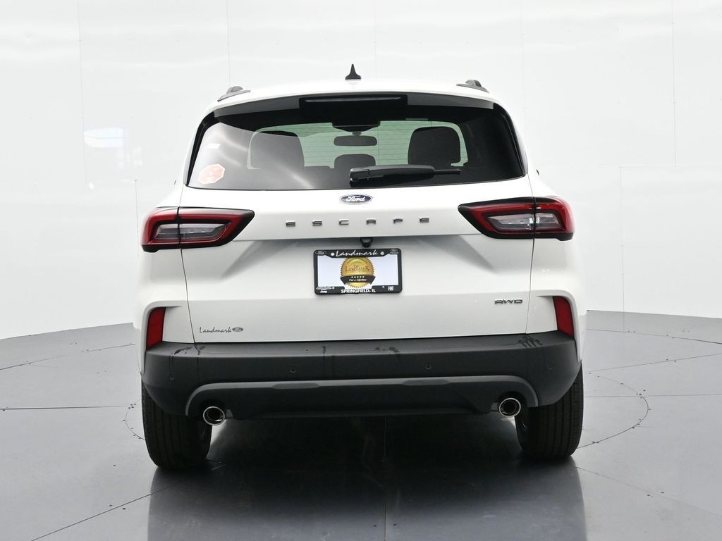 Ford Escape Vehicle Full-screen Gallery Image 7