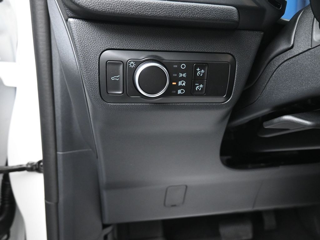 Ford Escape Vehicle Full-screen Gallery Image 13