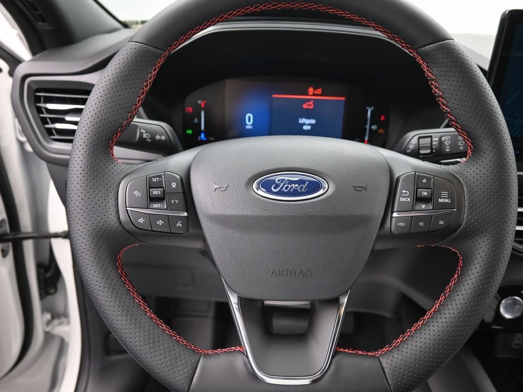 Ford Escape Vehicle Full-screen Gallery Image 14