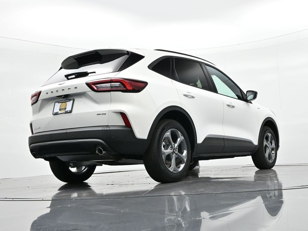 Ford Escape Vehicle Full-screen Gallery Image 23