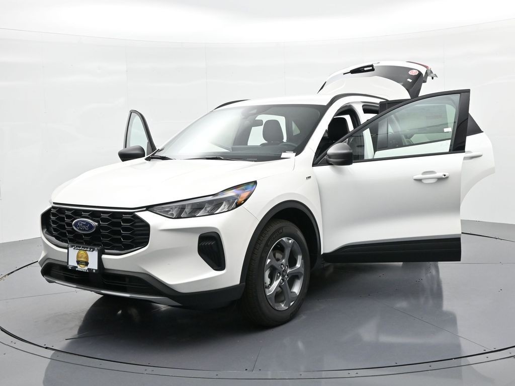 Ford Escape Vehicle Full-screen Gallery Image 27