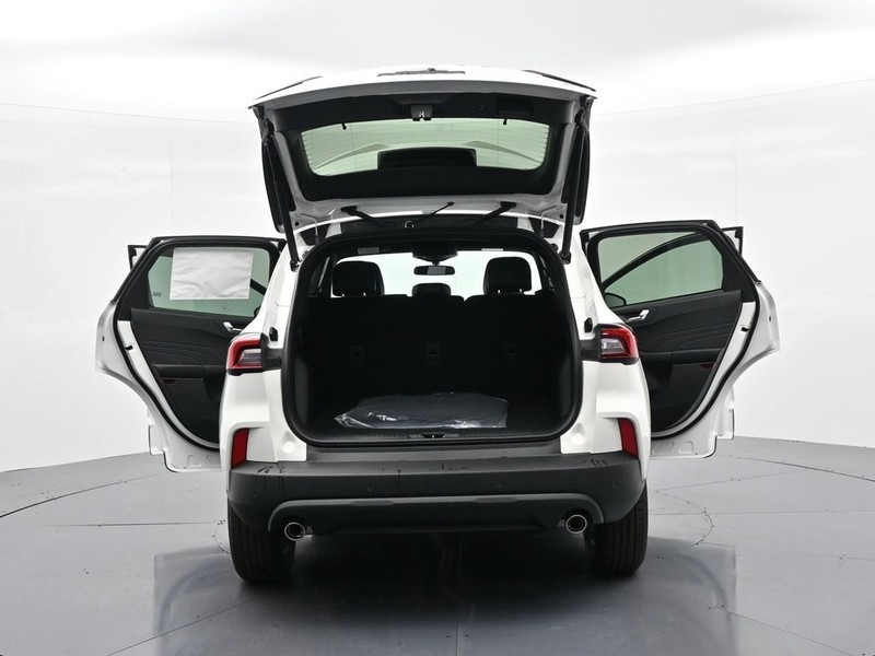 Ford Escape Vehicle Full-screen Gallery Image 28