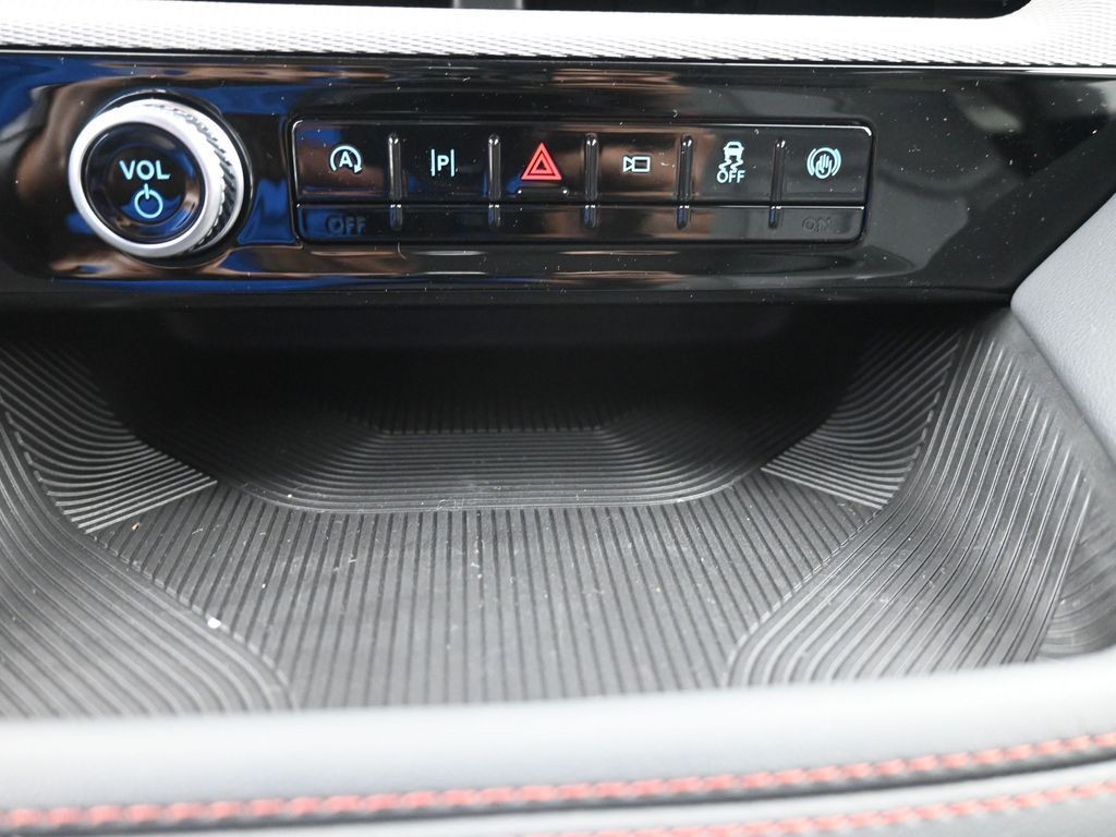 Ford Explorer Vehicle Full-screen Gallery Image 13