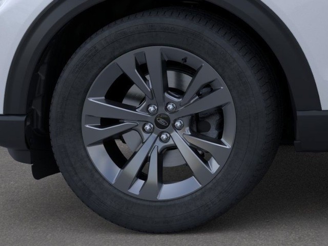 Ford Explorer Vehicle Full-screen Gallery Image 19