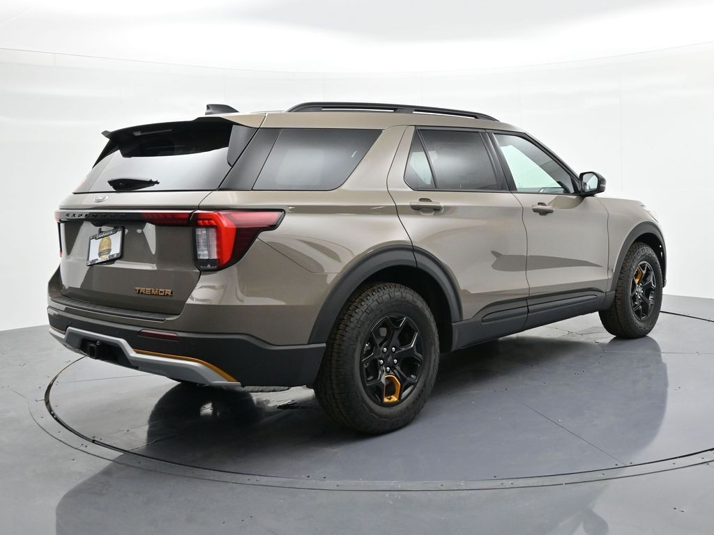 Ford Explorer Vehicle Full-screen Gallery Image 6
