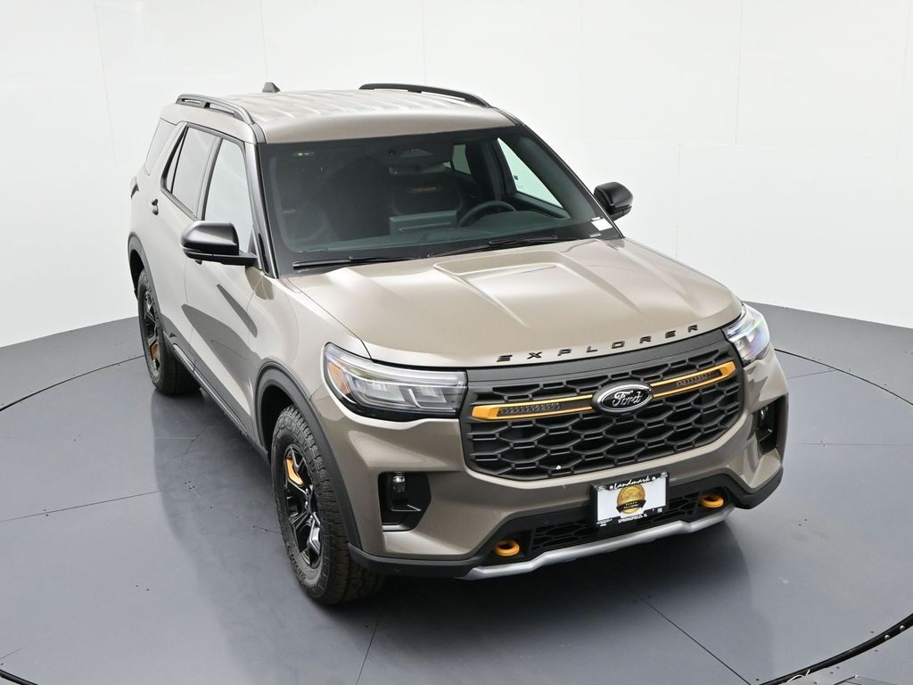 Ford Explorer Vehicle Full-screen Gallery Image 15