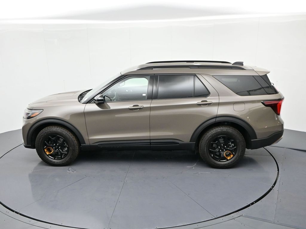 Ford Explorer Vehicle Full-screen Gallery Image 18