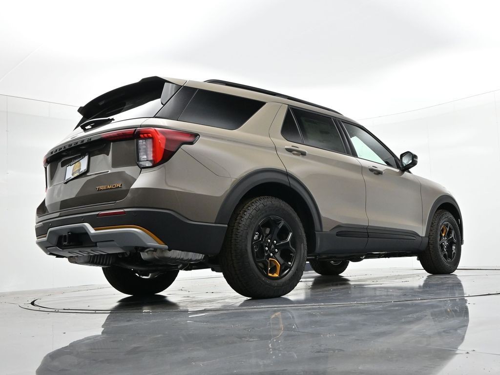 Ford Explorer Vehicle Full-screen Gallery Image 21