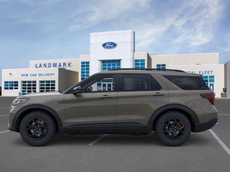 Ford Explorer Vehicle Full-screen Gallery Image 3