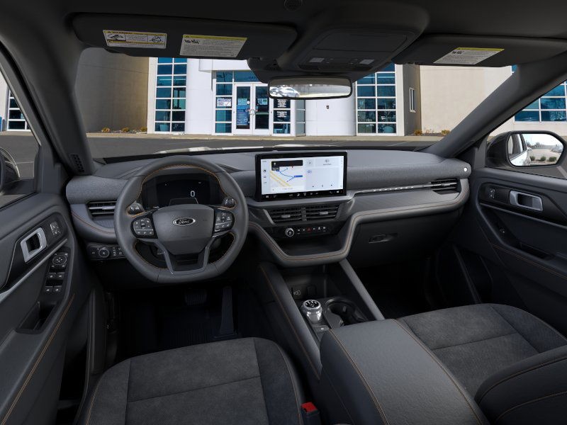 Ford Explorer Vehicle Full-screen Gallery Image 9