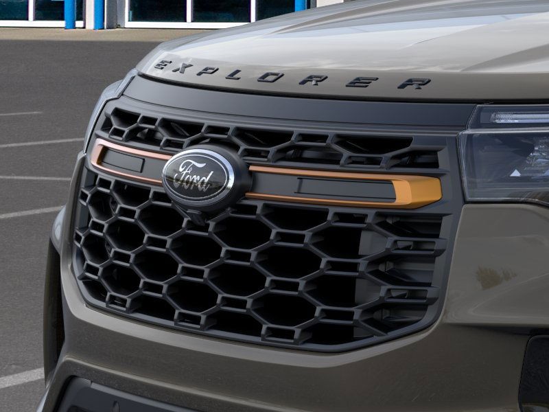 Ford Explorer Vehicle Full-screen Gallery Image 17