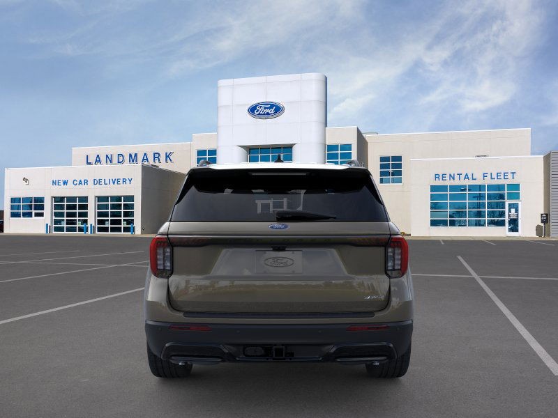 Ford Explorer Vehicle Full-screen Gallery Image 5