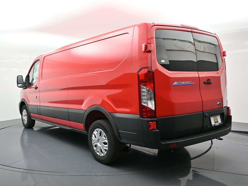Ford E-Transit-350 Vehicle Full-screen Gallery Image 8