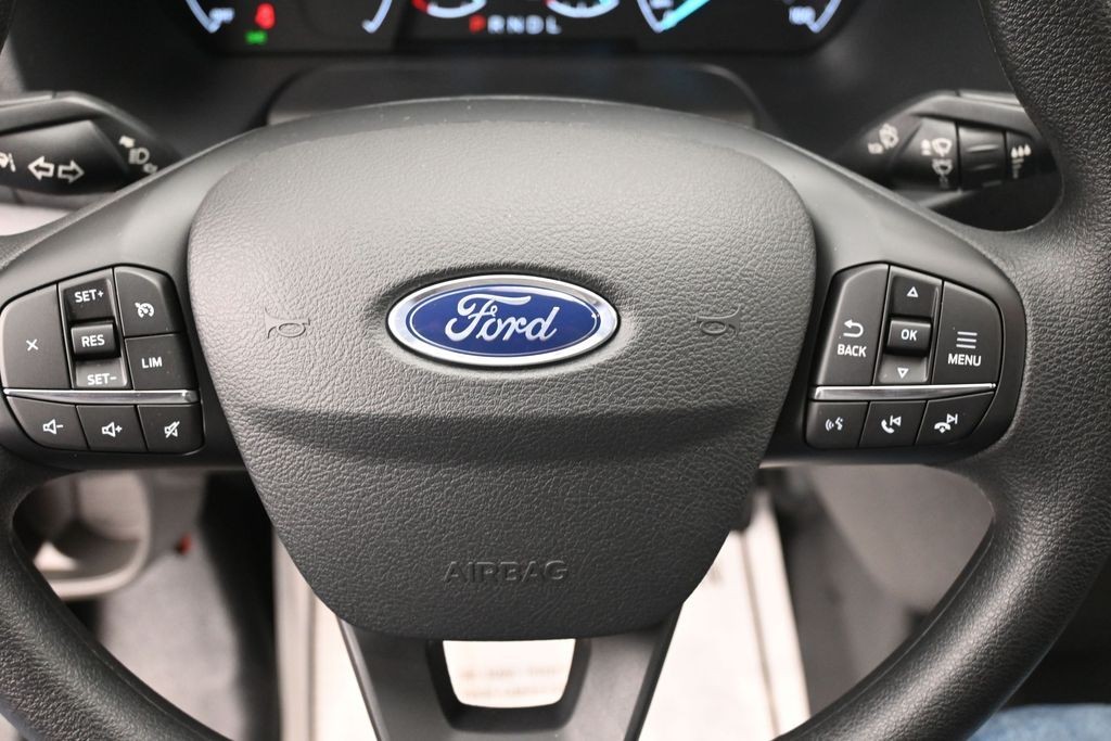 Ford E-Transit-350 Vehicle Full-screen Gallery Image 13