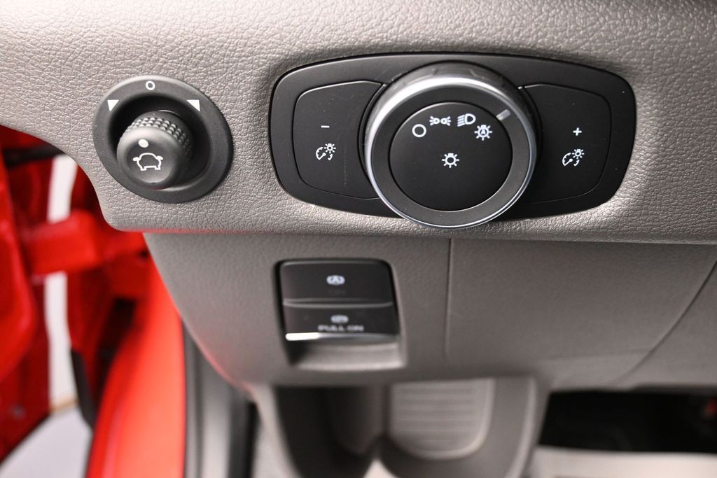 Ford E-Transit-350 Vehicle Full-screen Gallery Image 14