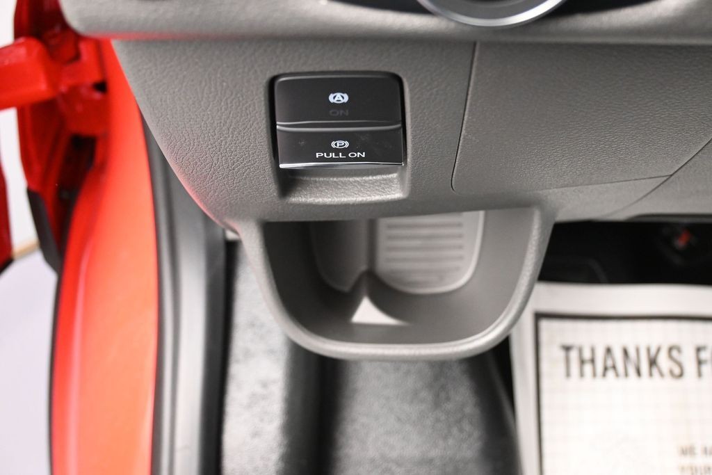 Ford E-Transit-350 Vehicle Full-screen Gallery Image 15