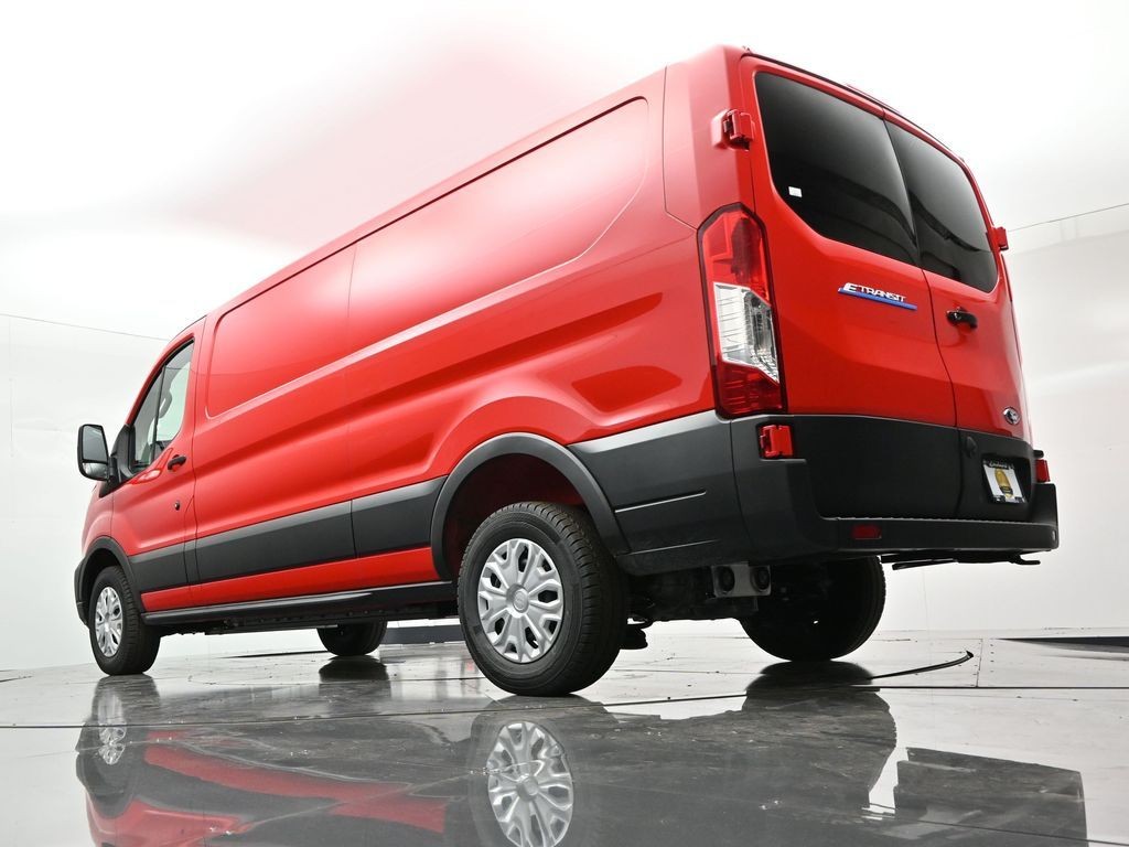 Ford E-Transit-350 Vehicle Full-screen Gallery Image 21
