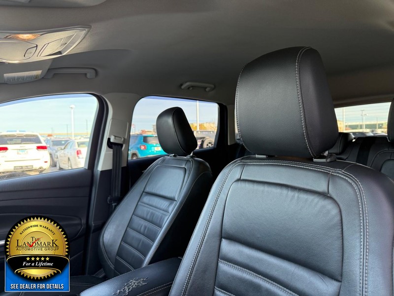 Ford Escape Vehicle Full-screen Gallery Image 9