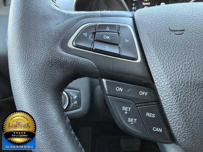 Ford Escape Vehicle Full-screen Gallery Image 10