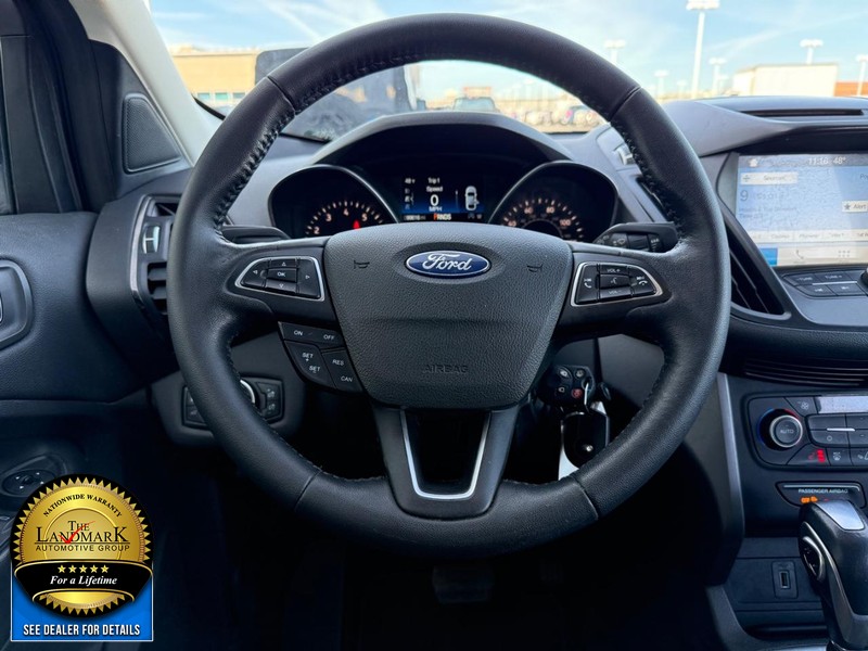 Ford Escape Vehicle Full-screen Gallery Image 17