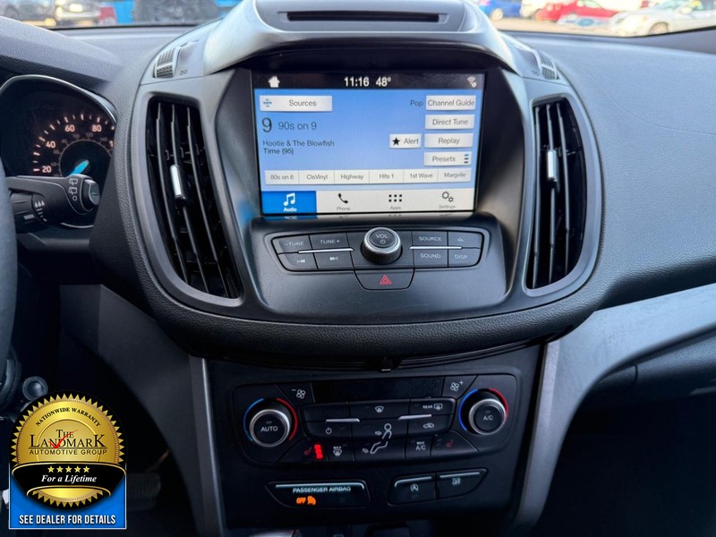 Ford Escape Vehicle Full-screen Gallery Image 18