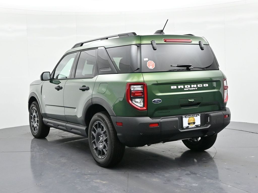 Ford Bronco Sport Vehicle Full-screen Gallery Image 8