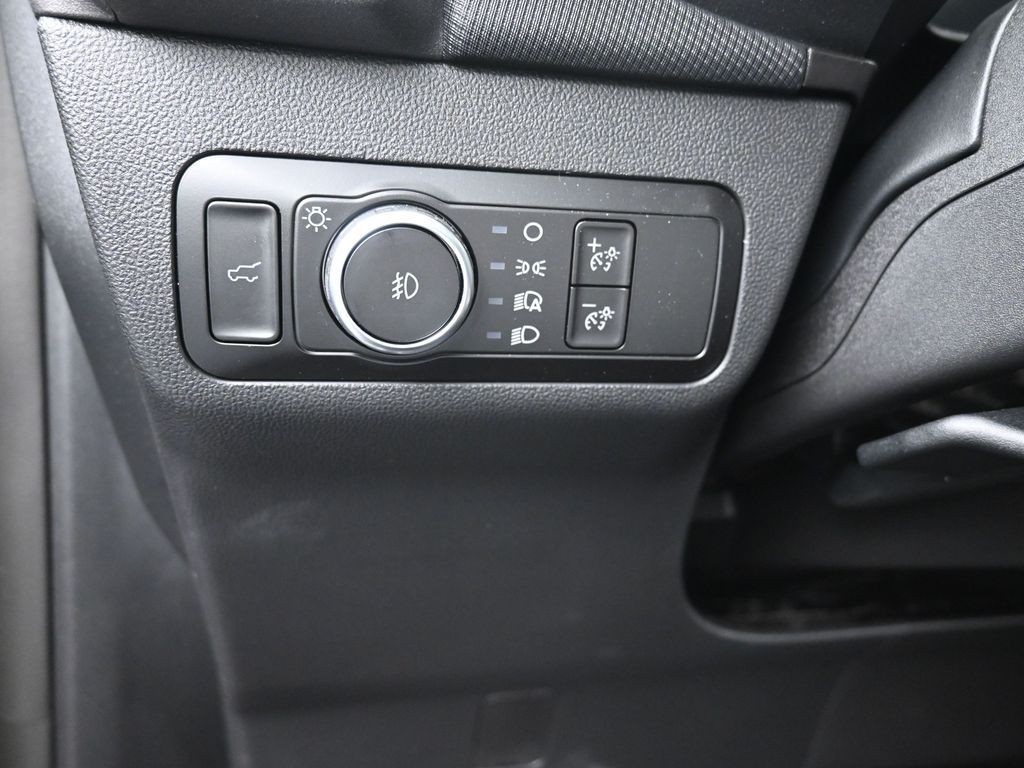 Ford Bronco Sport Vehicle Full-screen Gallery Image 14