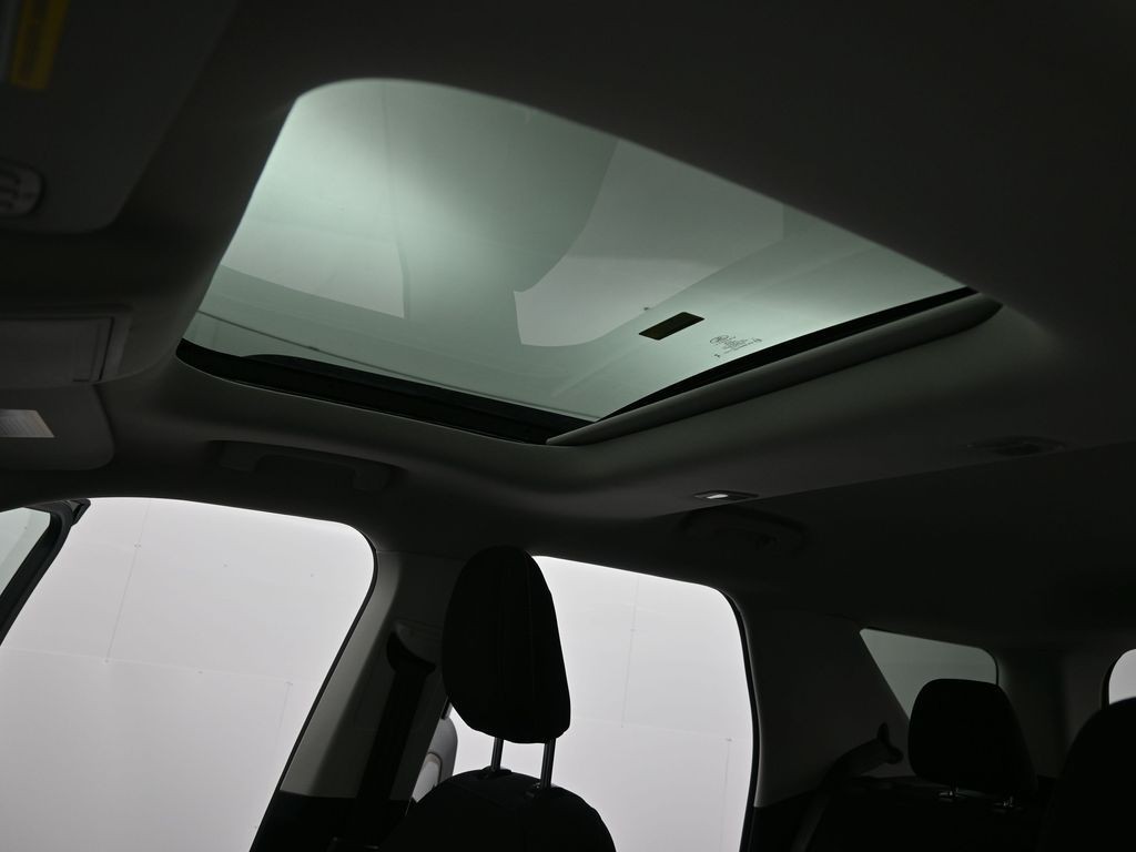 Ford Bronco Sport Vehicle Full-screen Gallery Image 16