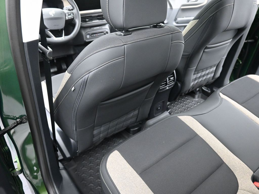 Ford Bronco Sport Vehicle Full-screen Gallery Image 18