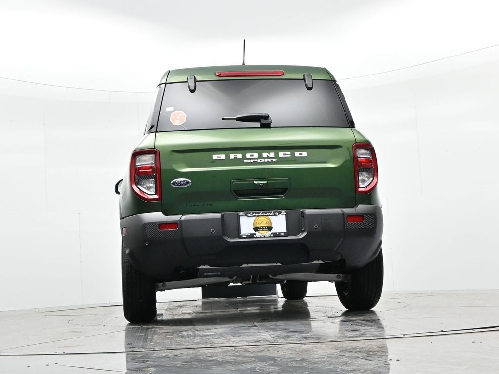 Ford Bronco Sport Vehicle Full-screen Gallery Image 24