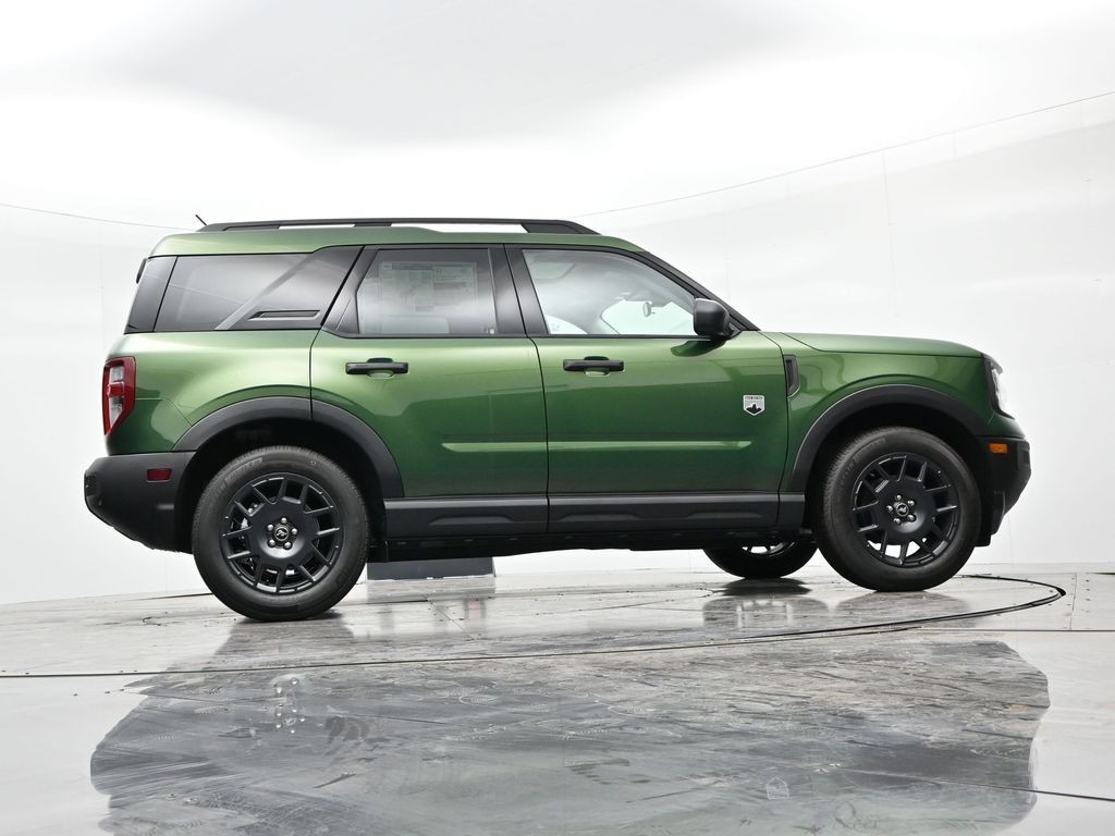 Ford Bronco Sport Vehicle Full-screen Gallery Image 26