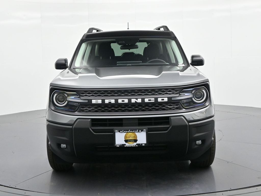 Ford Bronco Sport Vehicle Full-screen Gallery Image 3
