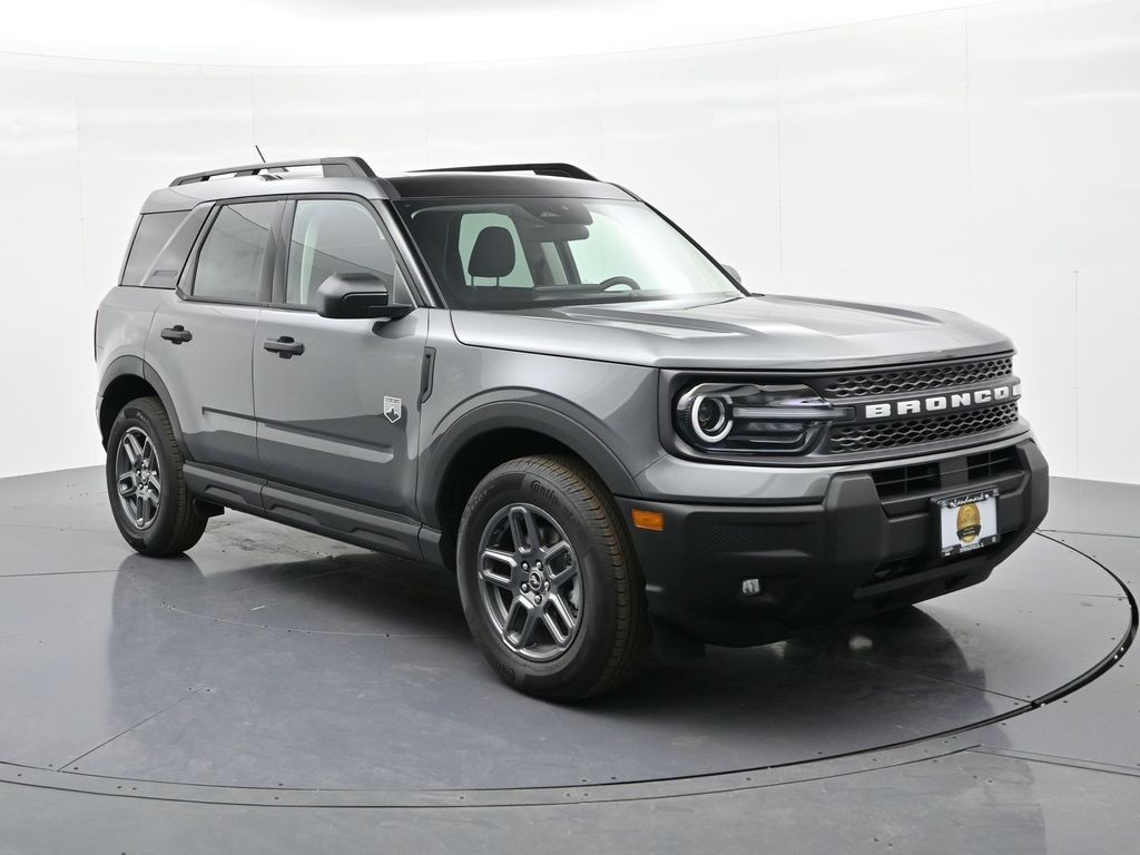 Ford Bronco Sport Vehicle Full-screen Gallery Image 4