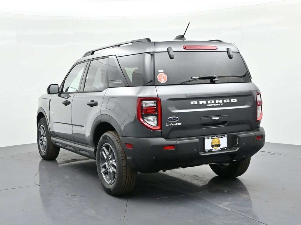 Ford Bronco Sport Vehicle Full-screen Gallery Image 8