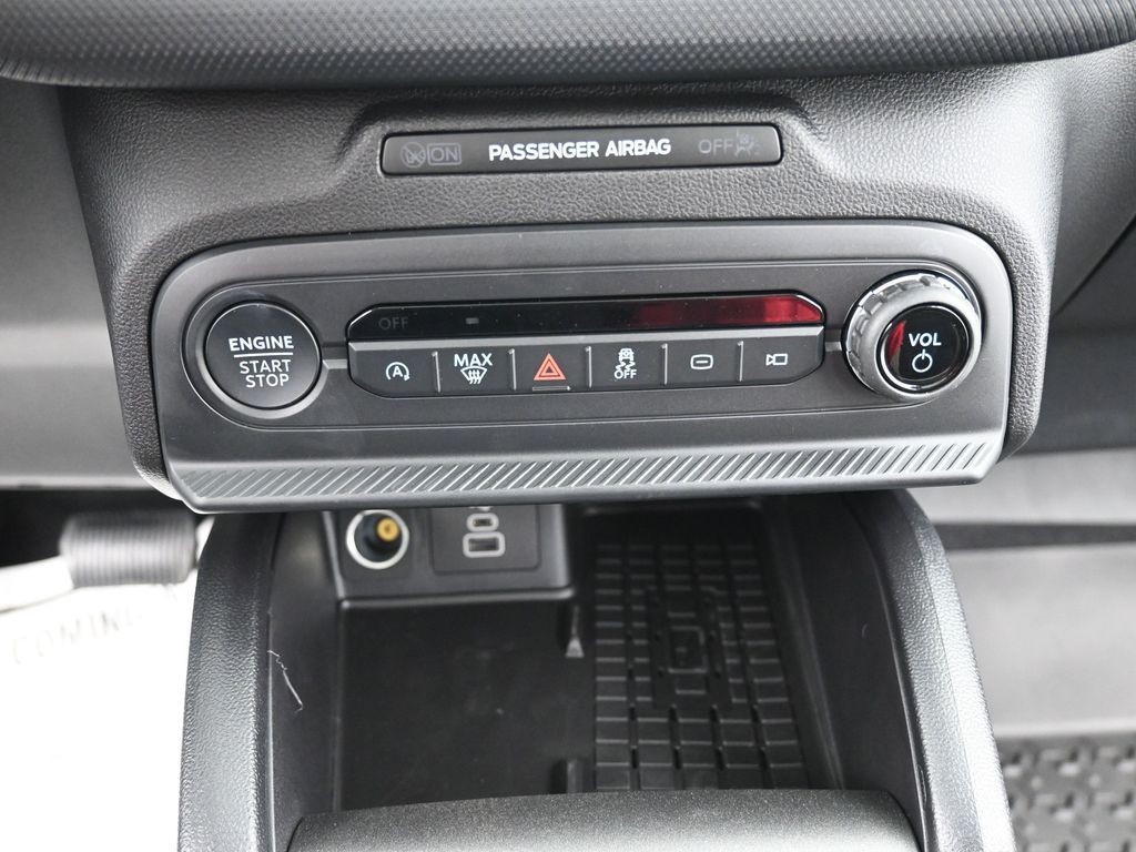 Ford Bronco Sport Vehicle Full-screen Gallery Image 11