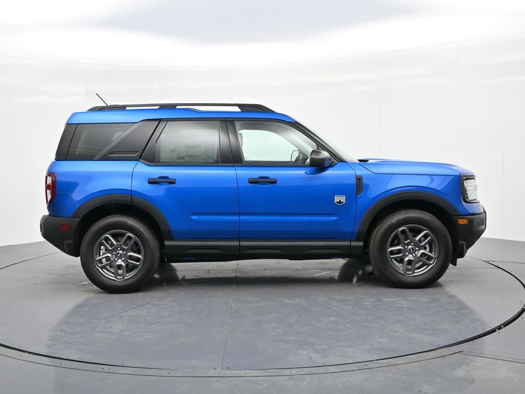 Ford Bronco Sport Vehicle Full-screen Gallery Image 5
