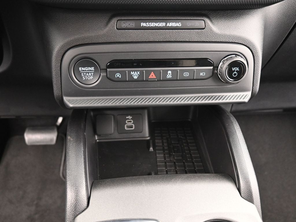 Ford Bronco Sport Vehicle Full-screen Gallery Image 11