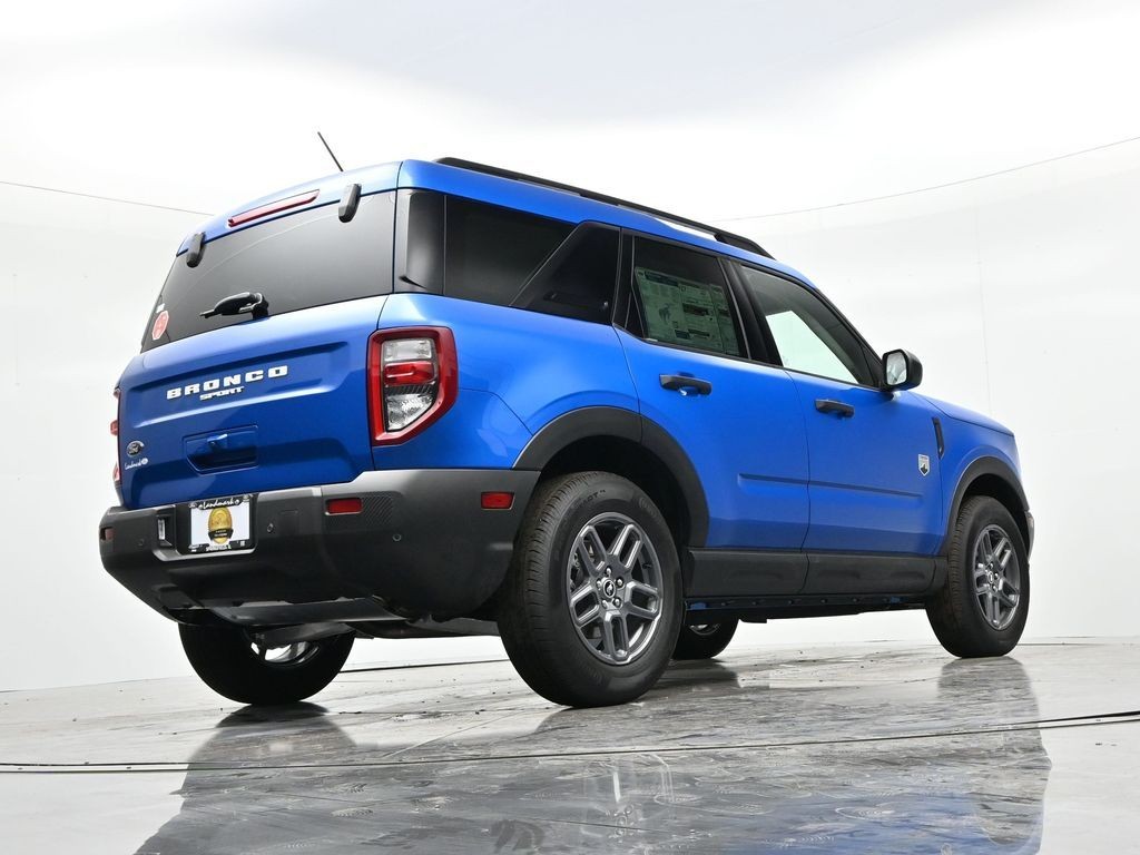 Ford Bronco Sport Vehicle Full-screen Gallery Image 24