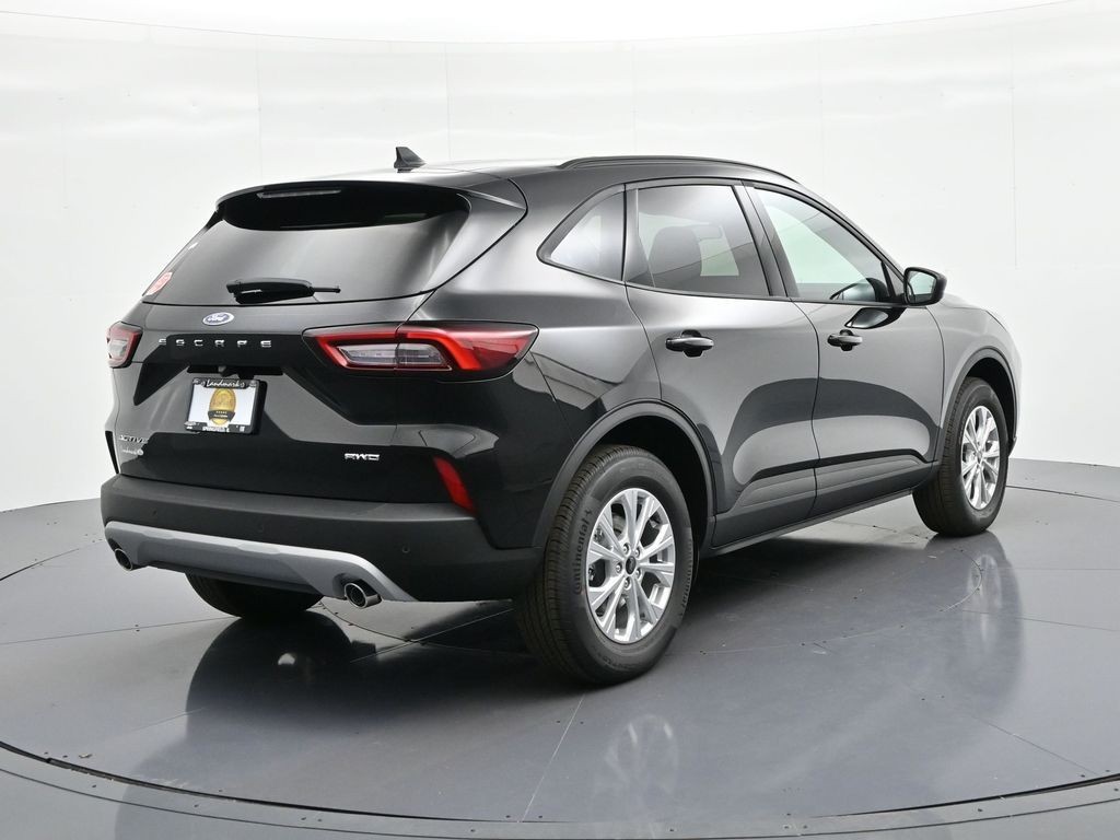 Ford Escape Vehicle Full-screen Gallery Image 6