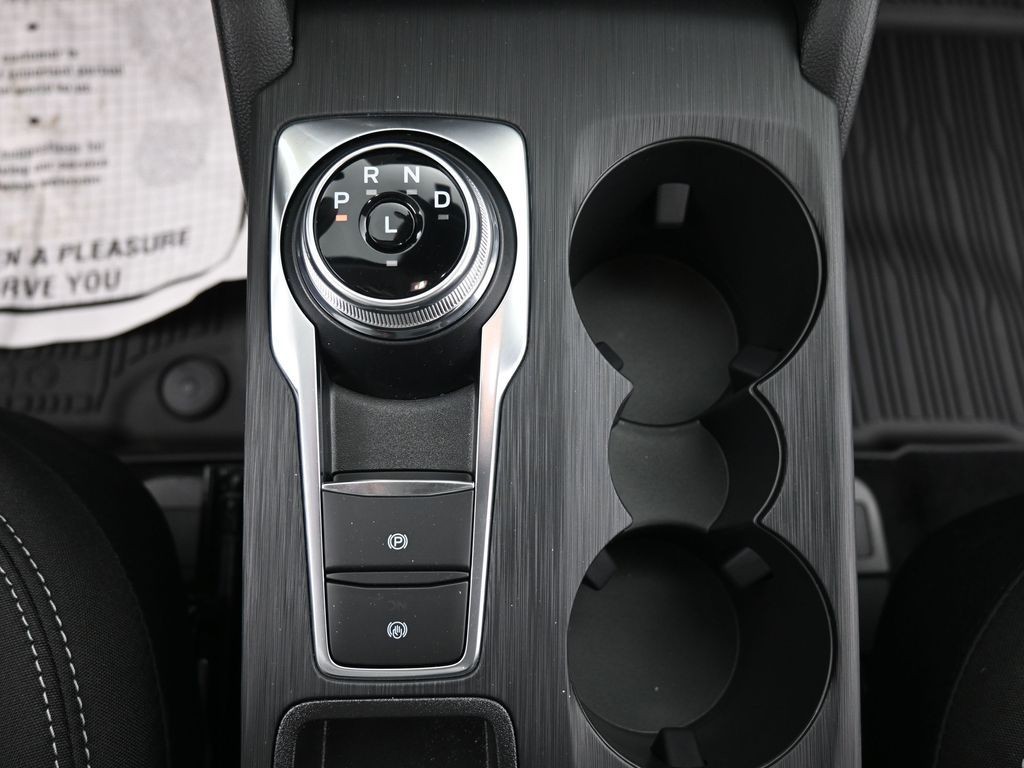 Ford Escape Vehicle Full-screen Gallery Image 12